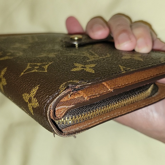 LV MONO Short Zippy Wallet with card case - Picture 7 of 17